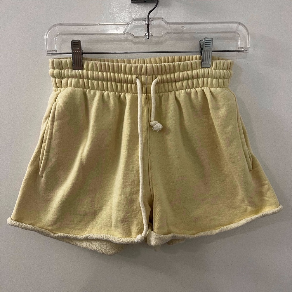 Aritzia- TNA- Cozy Fleece Boyfriend Sweatshort- Size XS- Yellow